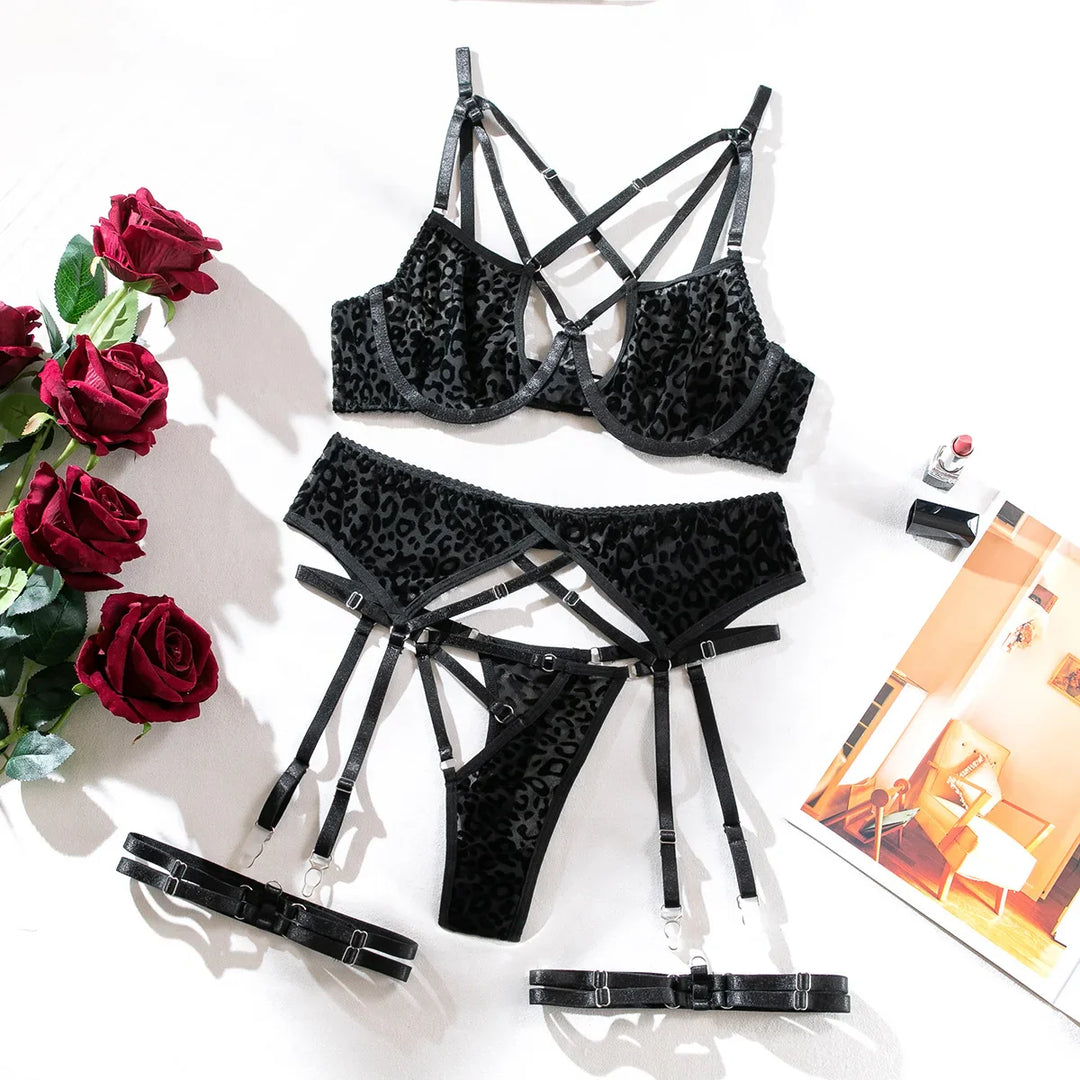 Leocadia | Lingerie set